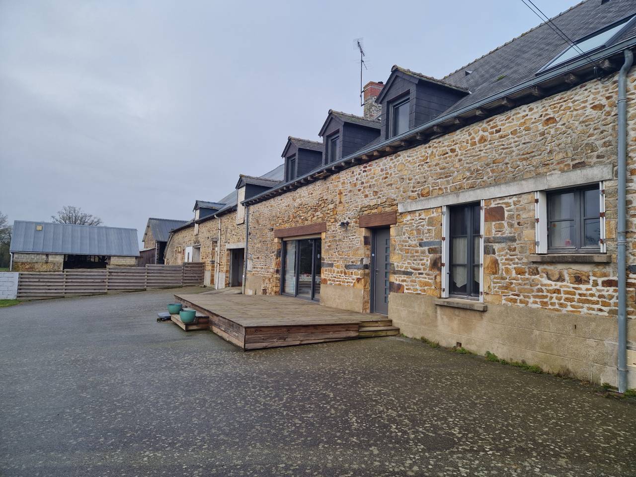 Exploitation Equestre &ndash; 50ha avec man&egrave;ge 