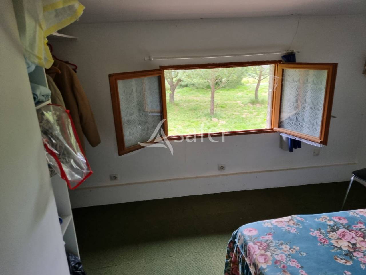 Maison d'habitation et d&eacute;pendances agricoles sur 30 hectares -