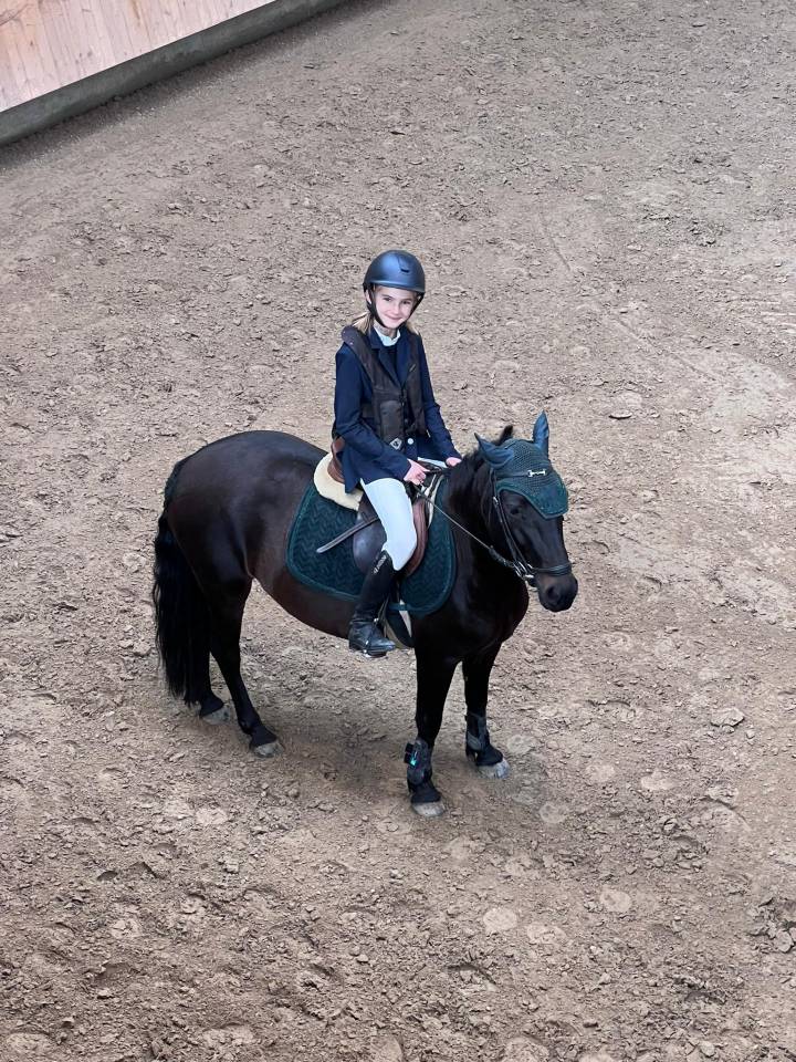 &Agrave; vendre super poney pour enfant 116-128cm