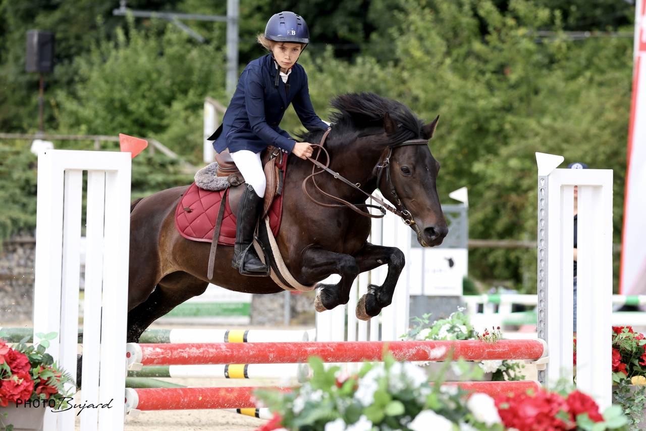 &Agrave; vendre super poney pour enfant 116-128cm