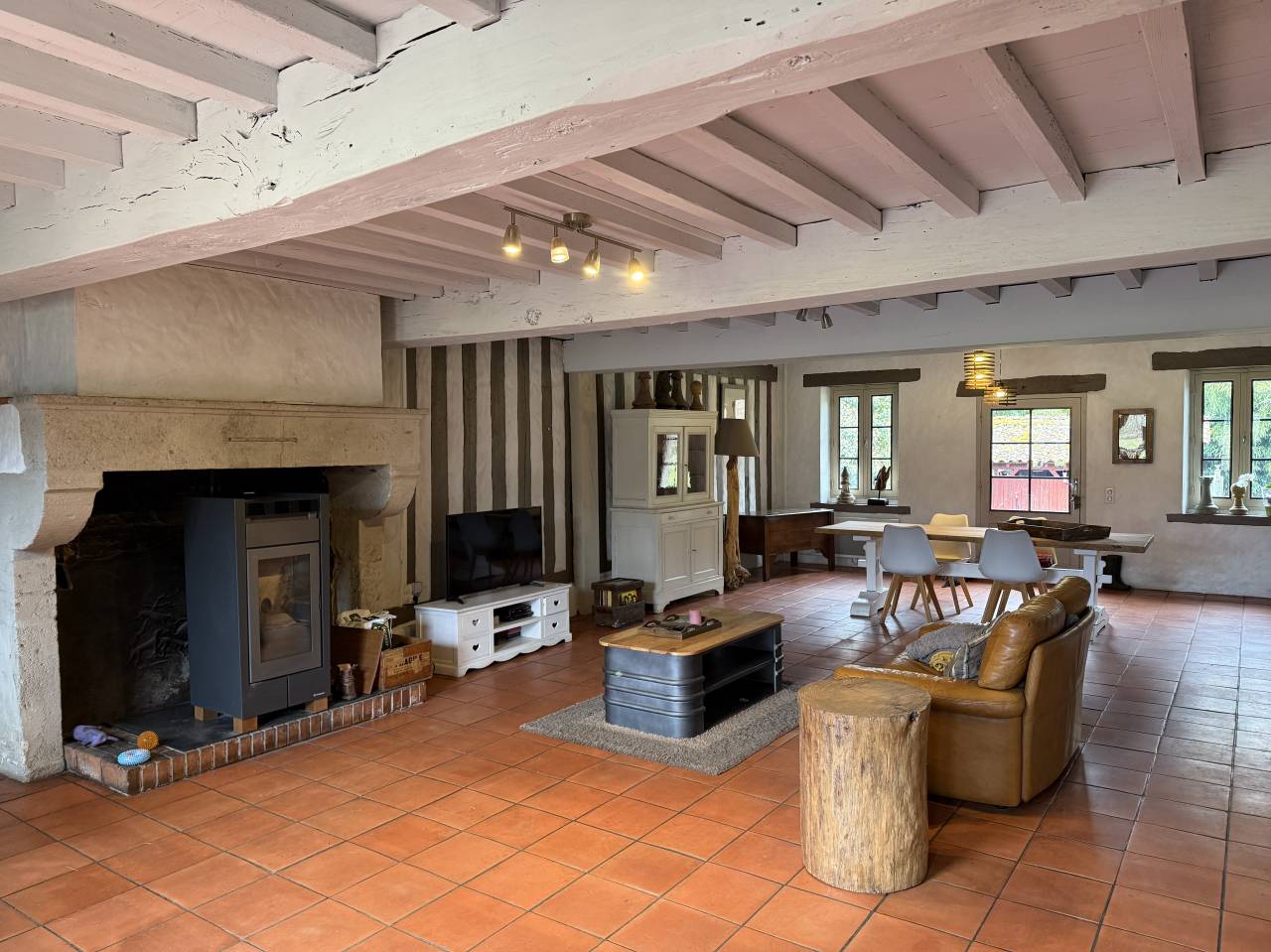 Sur 7 hect, 2 logements ...