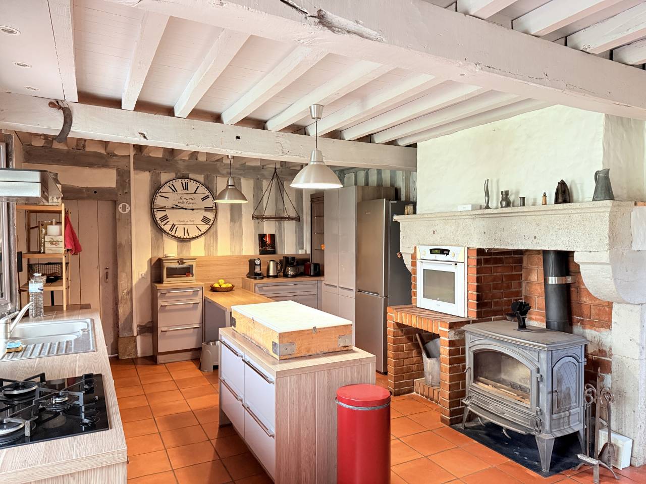 Sur 7 hect, 2 logements ...