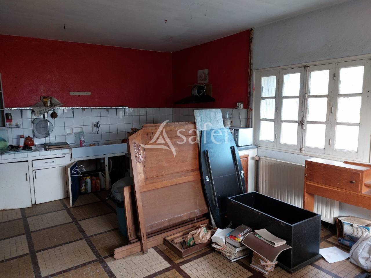 Propri&eacute;t&eacute; &eacute;questre sur 25ha, avec parc photovolta&iuml;que, proch