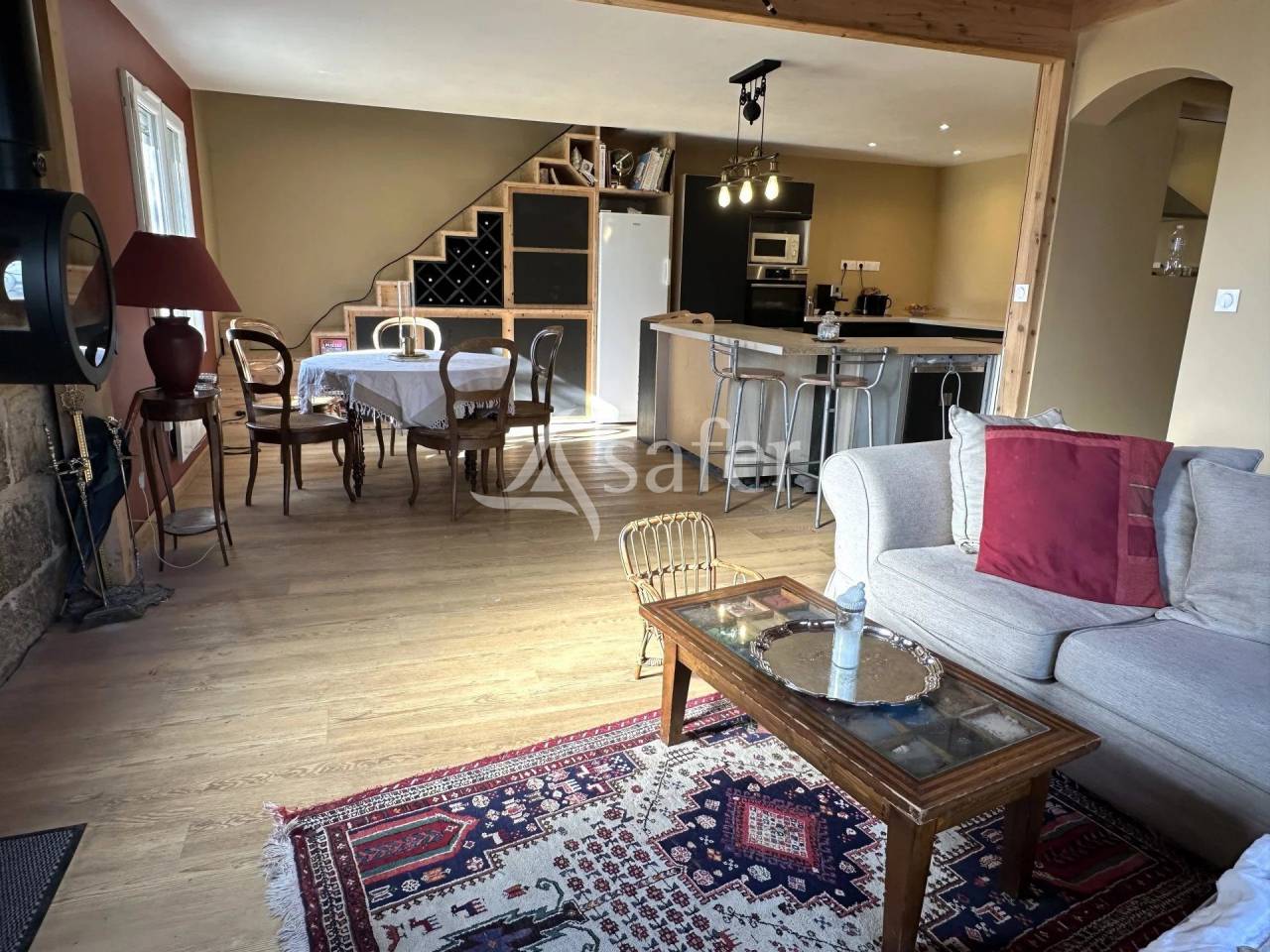 Propri&eacute;t&eacute; &eacute;questre sur 25ha, avec parc photovolta&iuml;que, proch