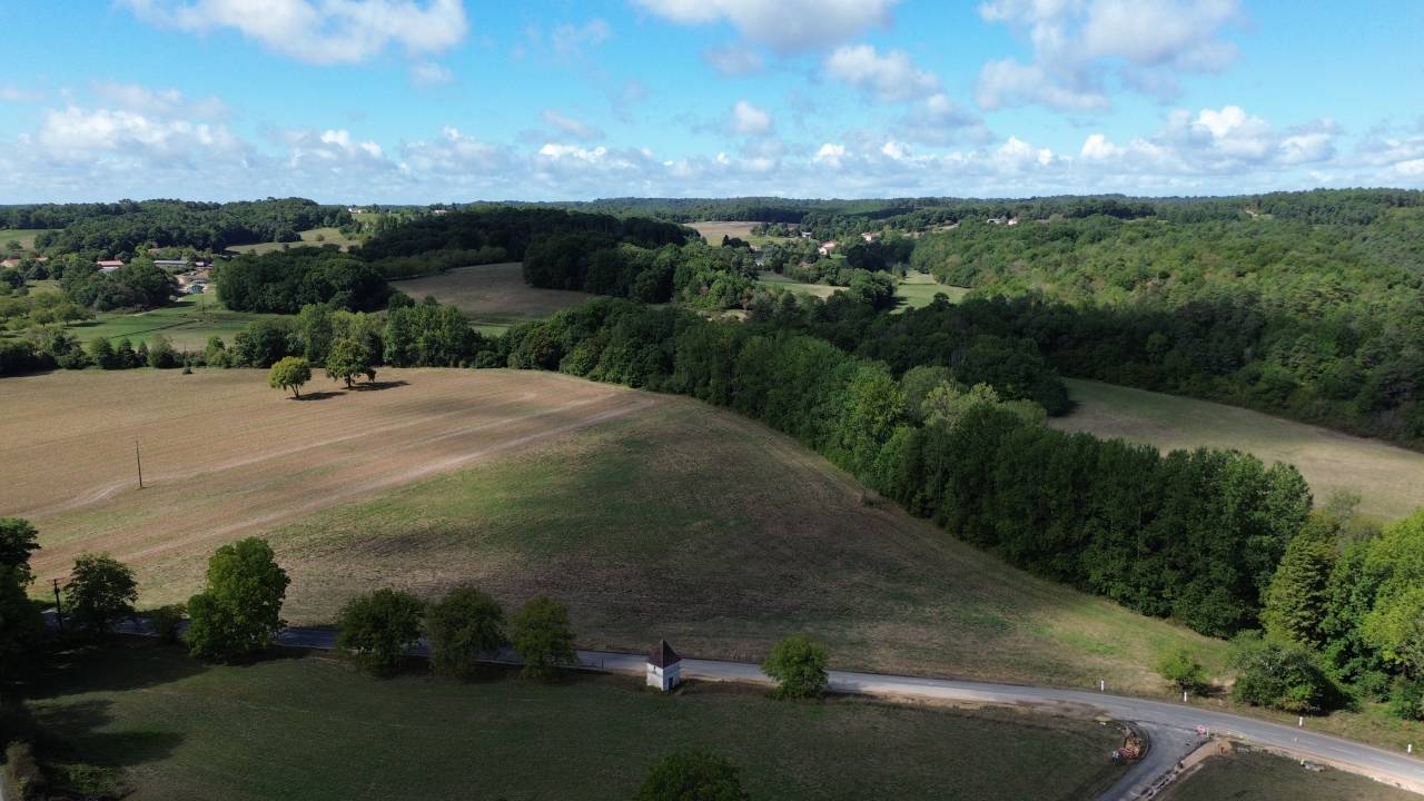 Propri&eacute;t&eacute; de caract&egrave;re avec 28 ha P&eacute;rigord Vert