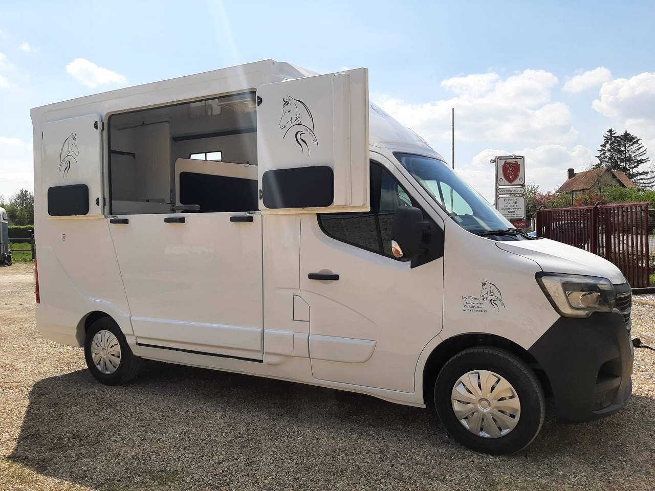Renault Master - transport chevaux 