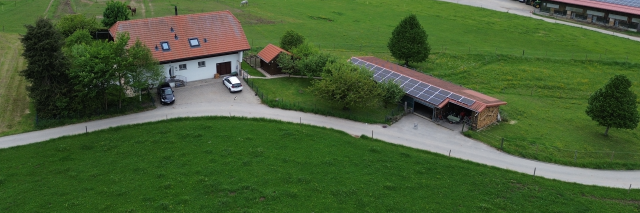 Place pour cheval dans petit coin de paradis, Arconciel