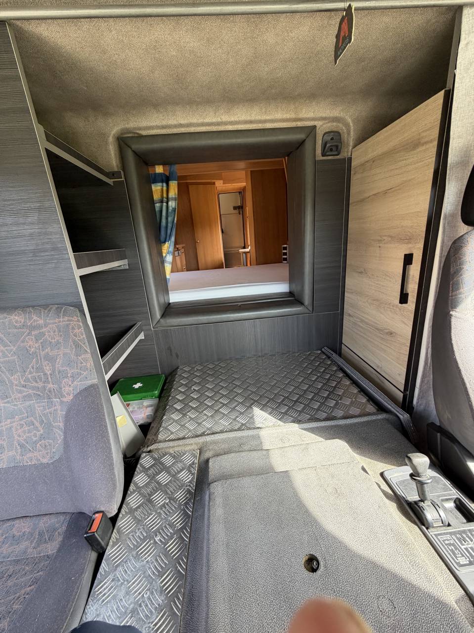 Camion chevaux 4 places + home car