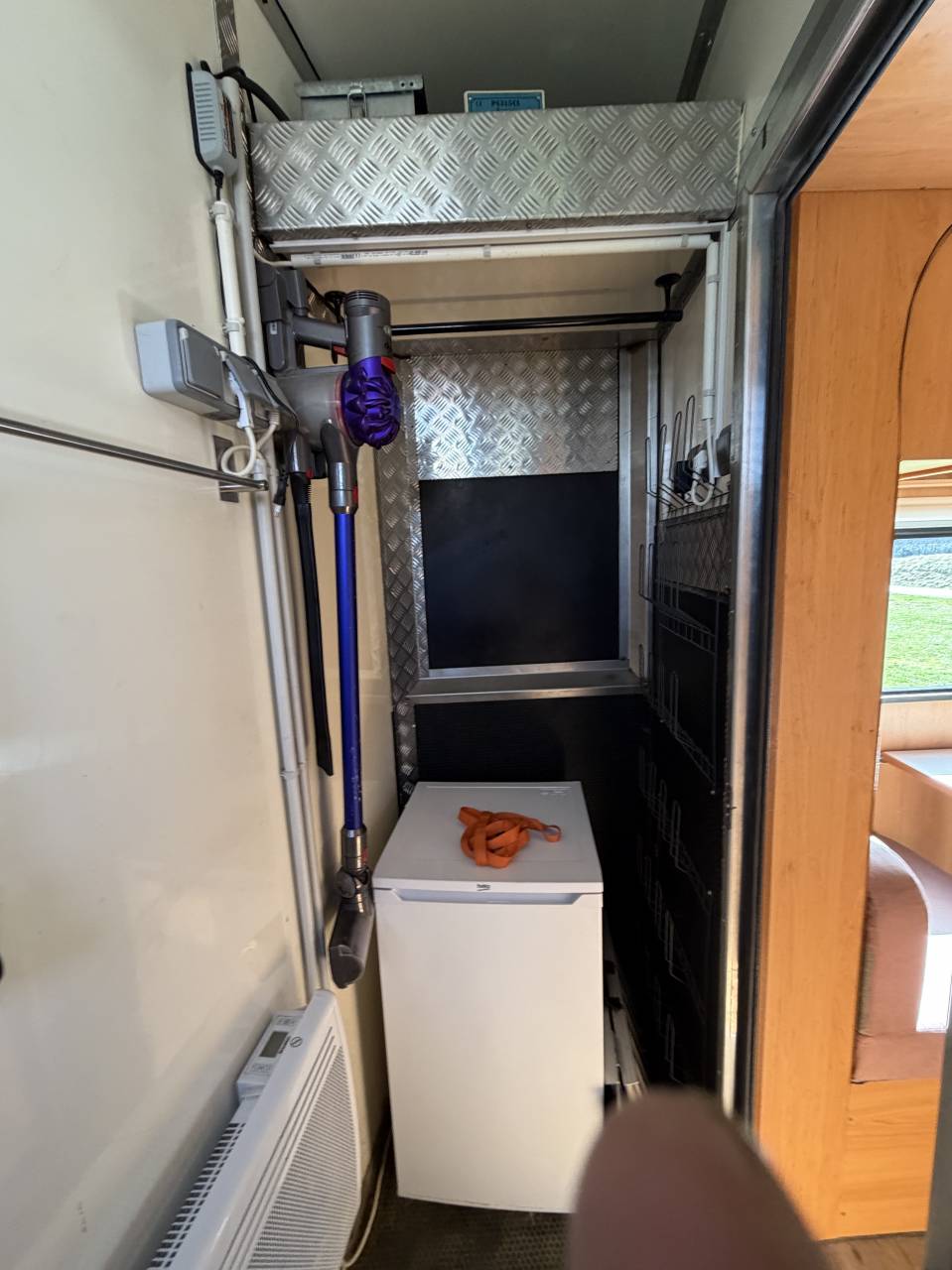 Camion chevaux 4 places + home car