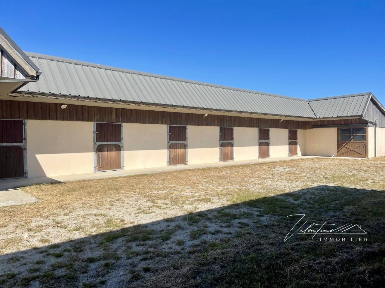 PROPRI&Eacute;T&Eacute; &Eacute;QUESTRE SUR 5 HA