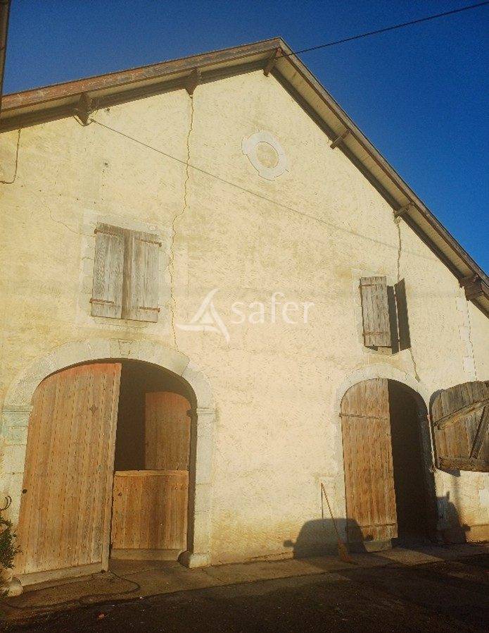 Propri&eacute;t&eacute; rurale avec maison et 8 hectares  fort potentiel