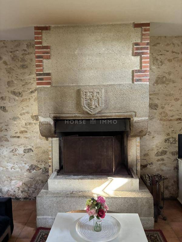 Domaine d'exception avec ch&acirc;teau XIX? si&egrave;cle, g&icirc;tes et 13