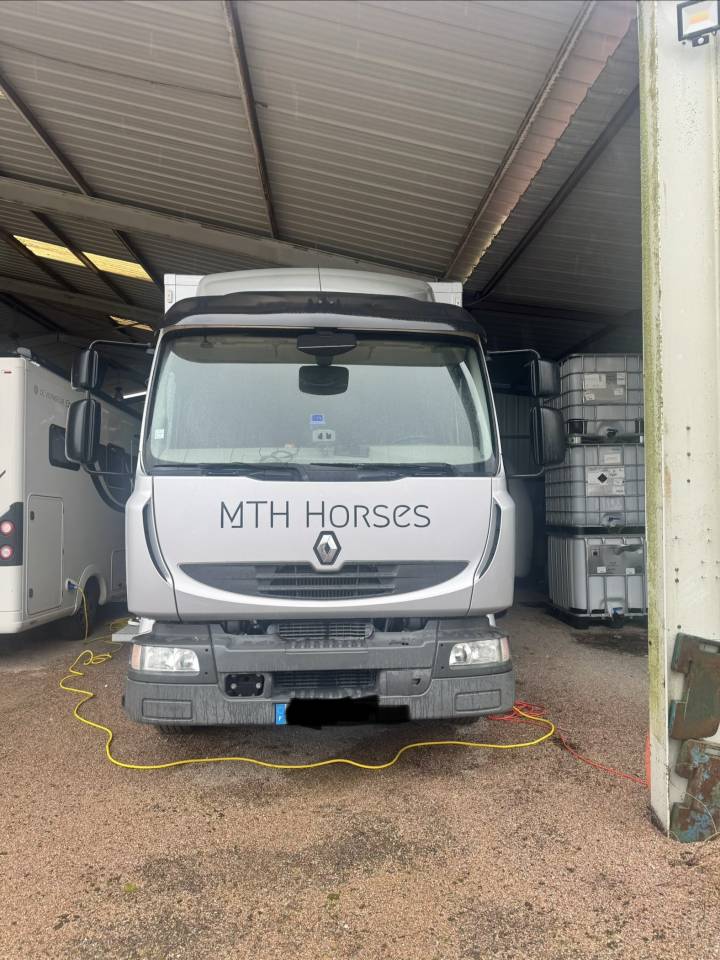  Camion Chevaux Renault / Theault &ndash; 16T &ndash; 6 places &ndash; Tr