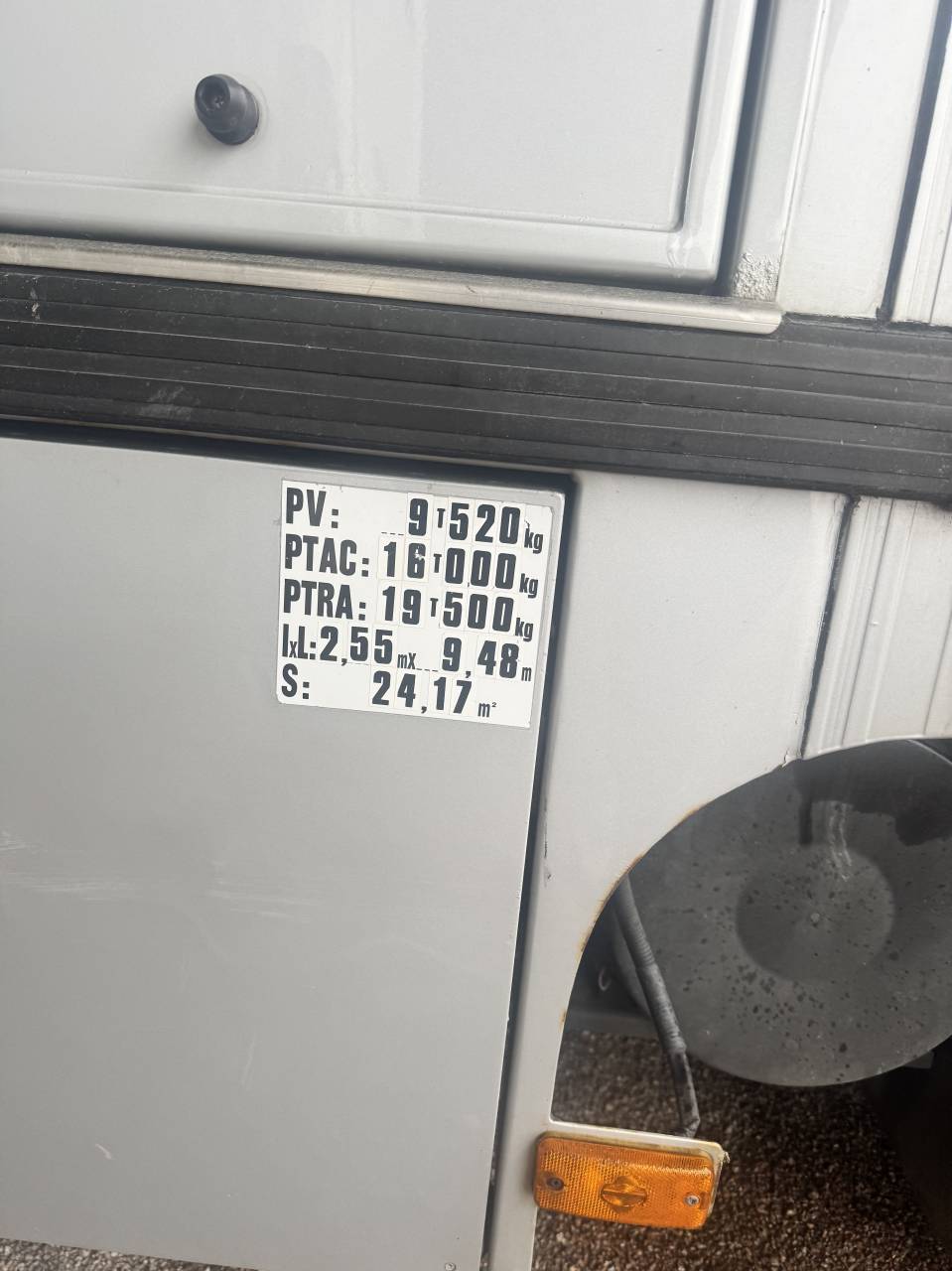  Camion Chevaux Renault / Theault &ndash; 16T &ndash; 6 places &ndash; Tr