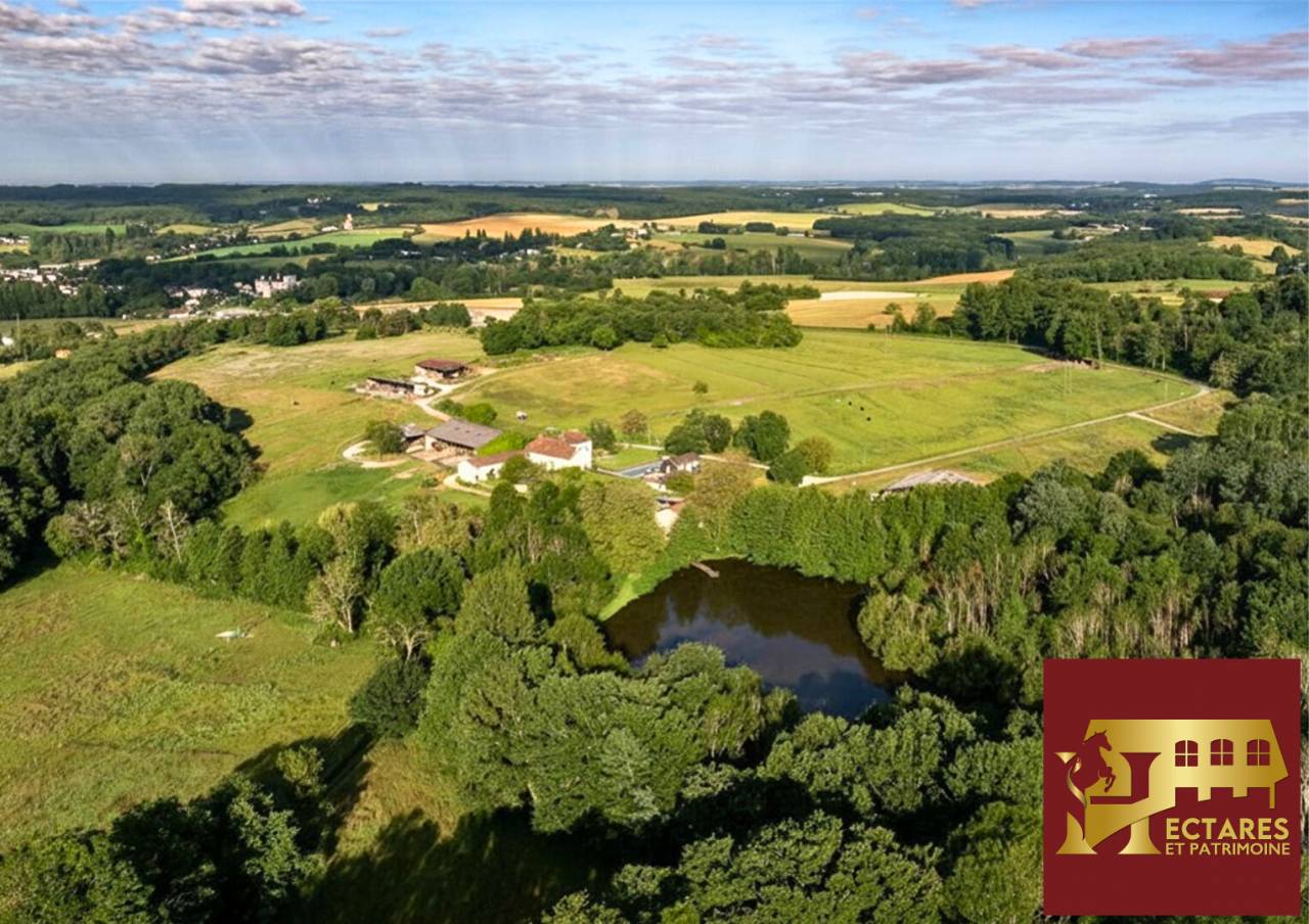 Domaine de 41 hectares, maison de ma&icirc;tre et installations &eacute;questres en P&eacute;rigord 