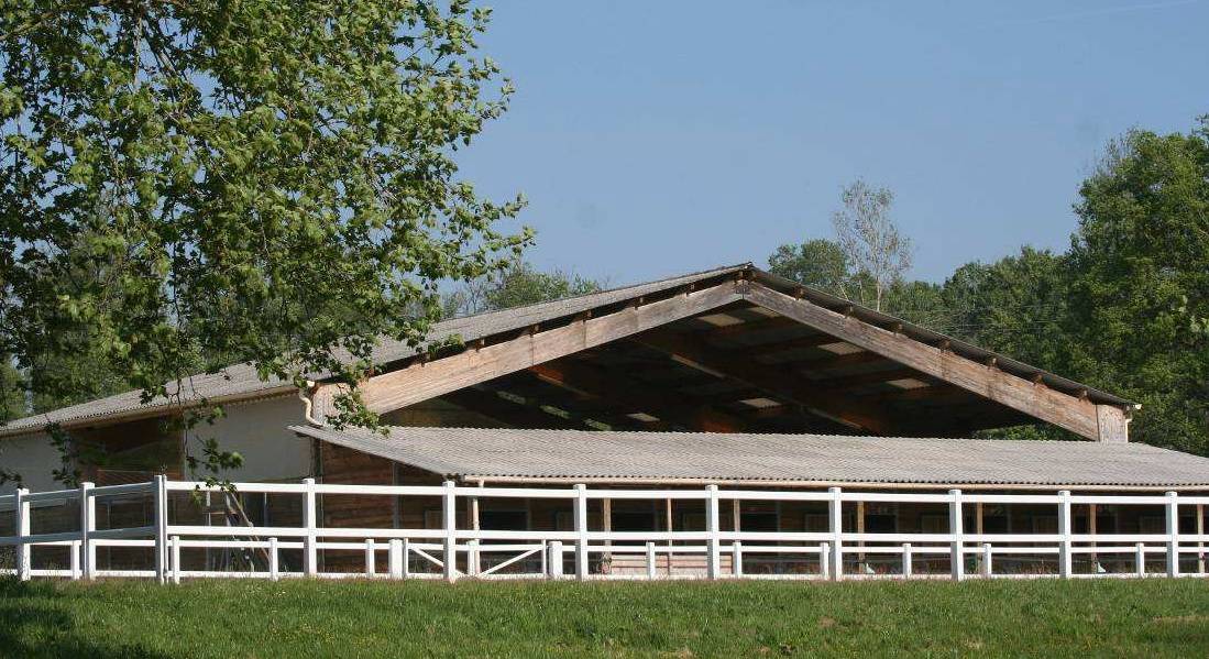 Domaine de 41 hectares, maison de ma&icirc;tre et installations &eacute;questres en P&eacute;rigord 
