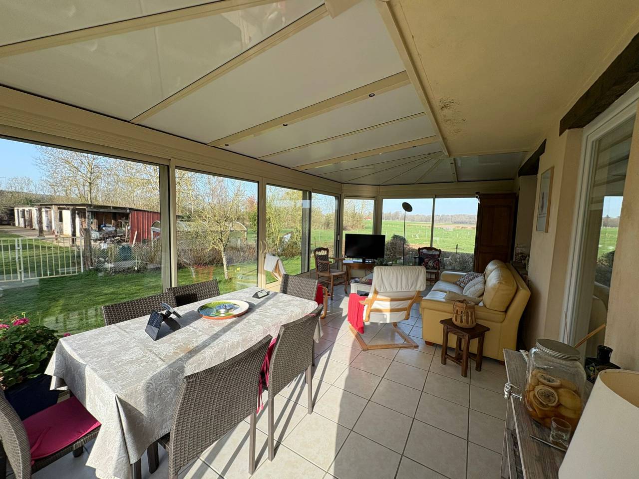 Propri&eacute;t&eacute; &eacute;questre priv&eacute;e proche Le Neubourg - carri&egrave;re