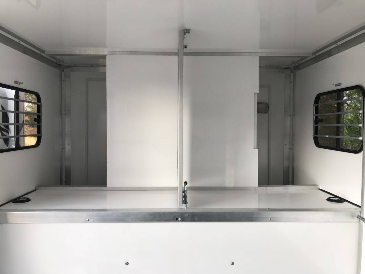 Renault master carrosserie chevaux neuve