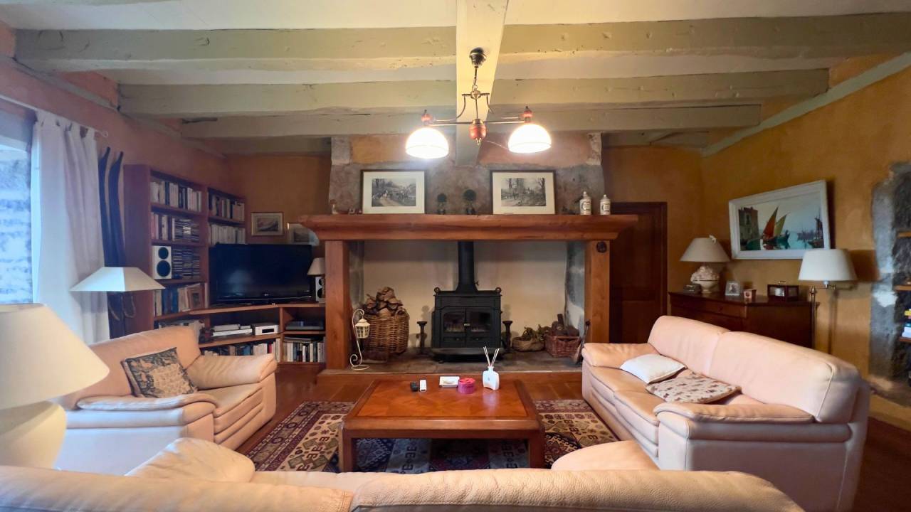 propri&eacute;t&eacute; de caract&egrave;re de 6,4 hectares - Lot (46)