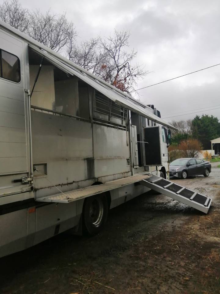 Camion Poids lourd Mercedes actros 