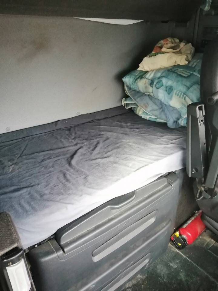 Camion Poids lourd Mercedes actros 