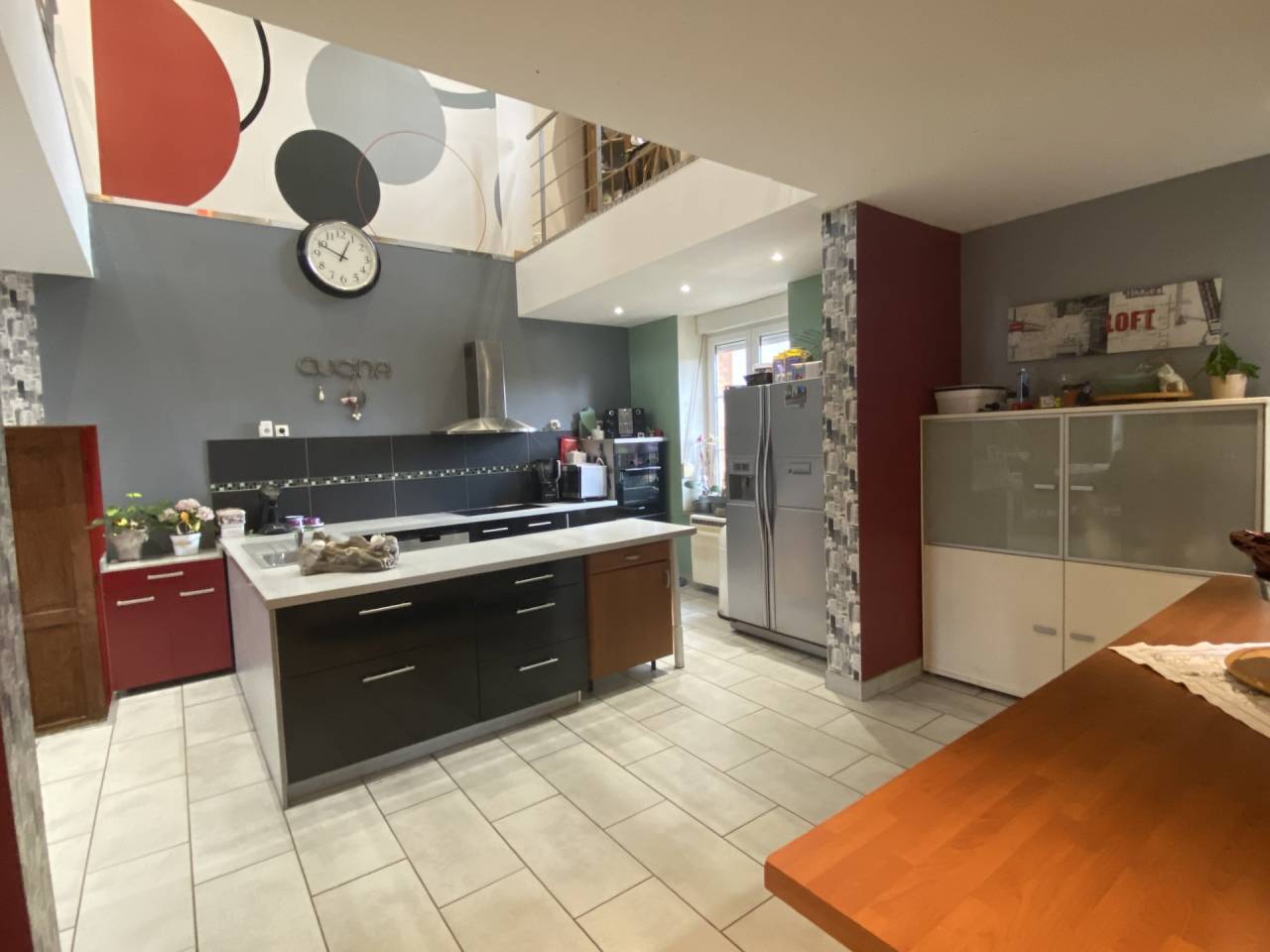 Propri&eacute;t&eacute; &eacute;questre avec maison, grange et prairies 