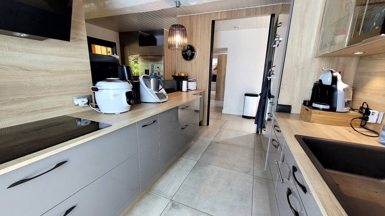 Propri&eacute;t&eacute; &eacute;questre priv&eacute;e CHATEAUDUN - carri&egrave;re, 2boxes