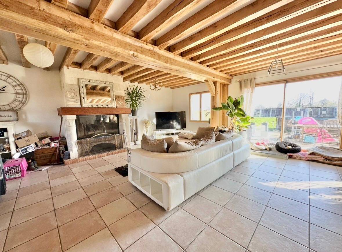 6 hectares, boxes et maison VERNEUIL SUR AVRE 