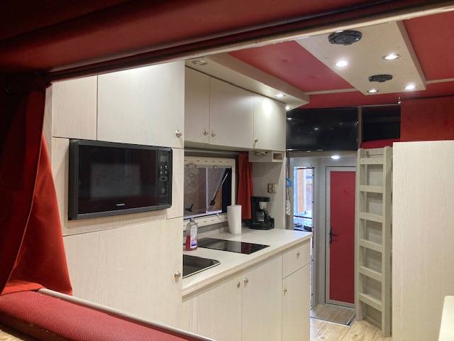  RENAULT 44HH1 BTE AUTO  5 CHEVAUX  AVEC APPART PUP OUT