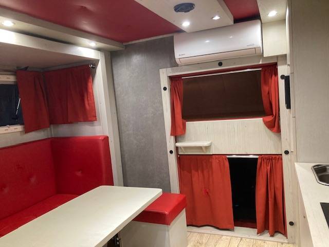  RENAULT 44HH1 BTE AUTO  5 CHEVAUX  AVEC APPART PUP OUT