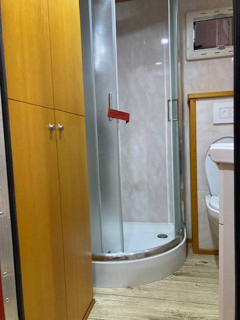  RENAULT 44HH1 BTE AUTO  5 CHEVAUX  AVEC APPART PUP OUT