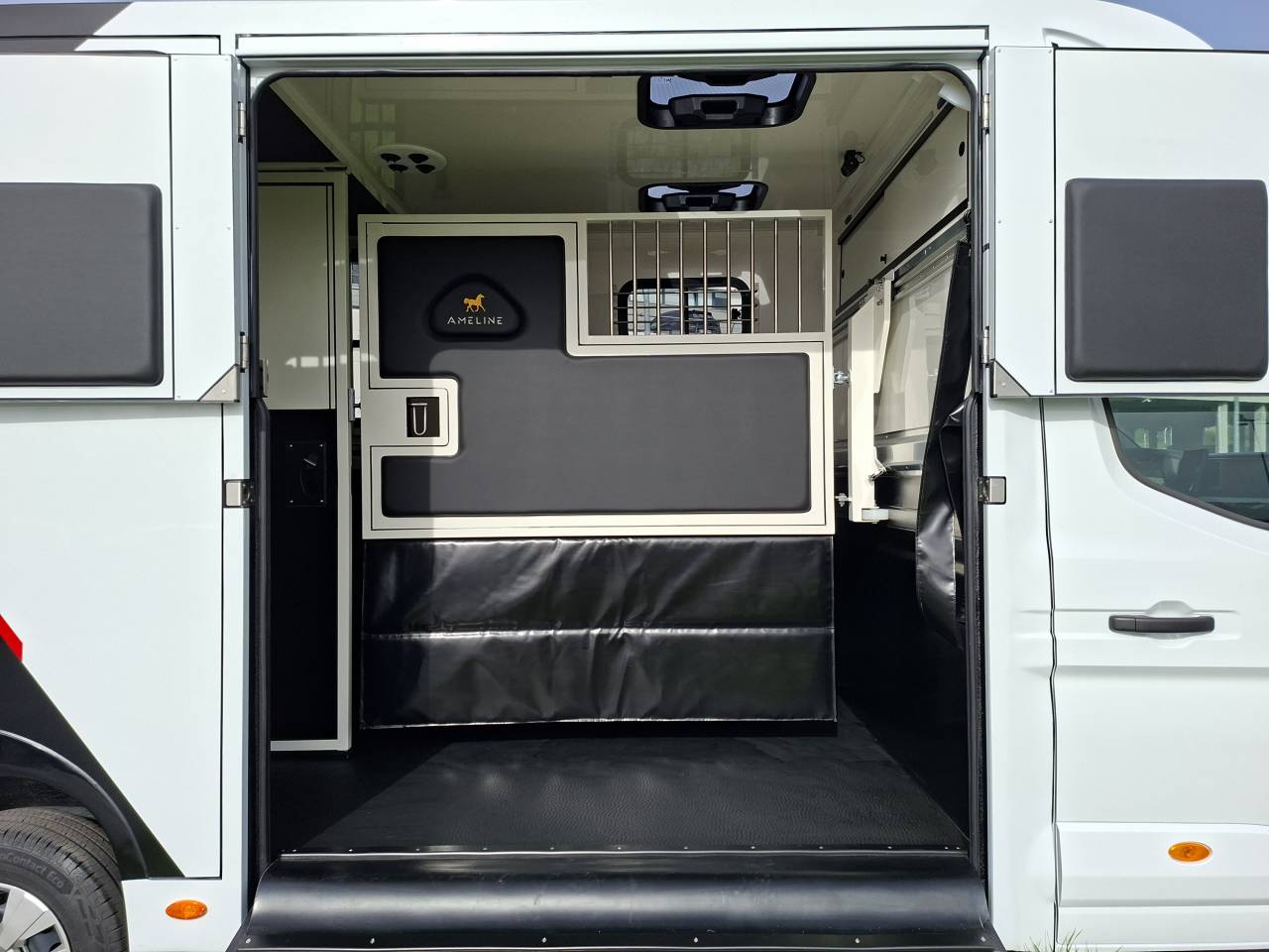 Camion chevaux AMELINE - 3 passager - 2 chevaux - BVA