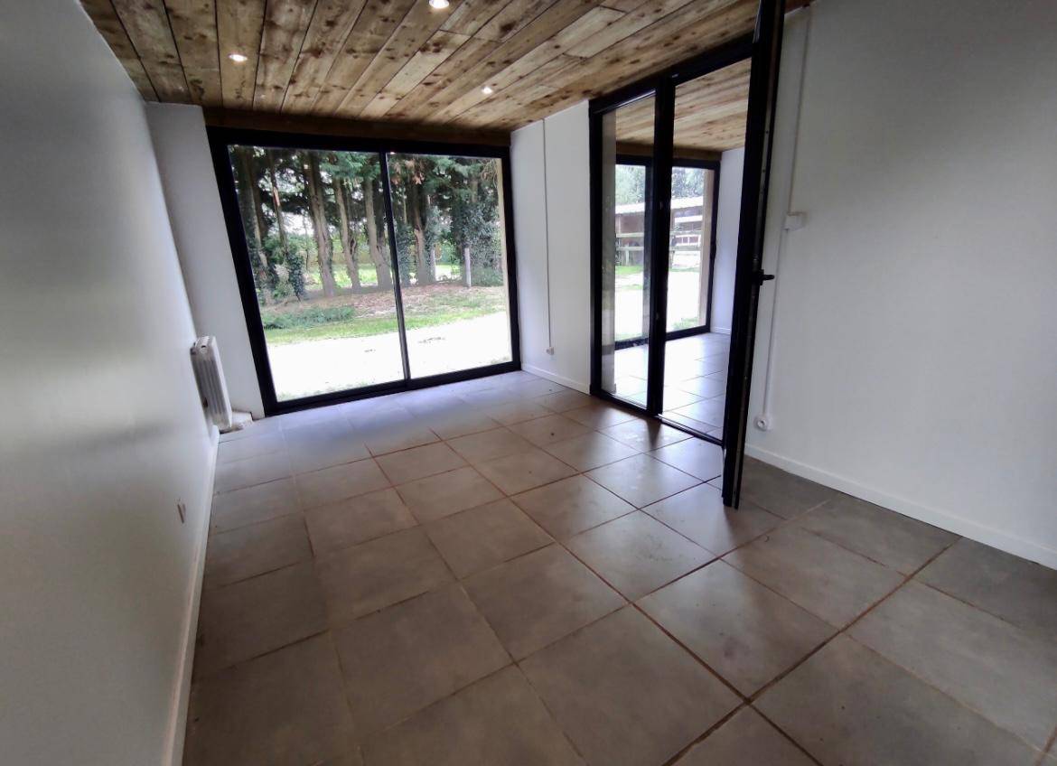 Propri&eacute;t&eacute; &eacute;questre avec g&icirc;te et infrastructures 