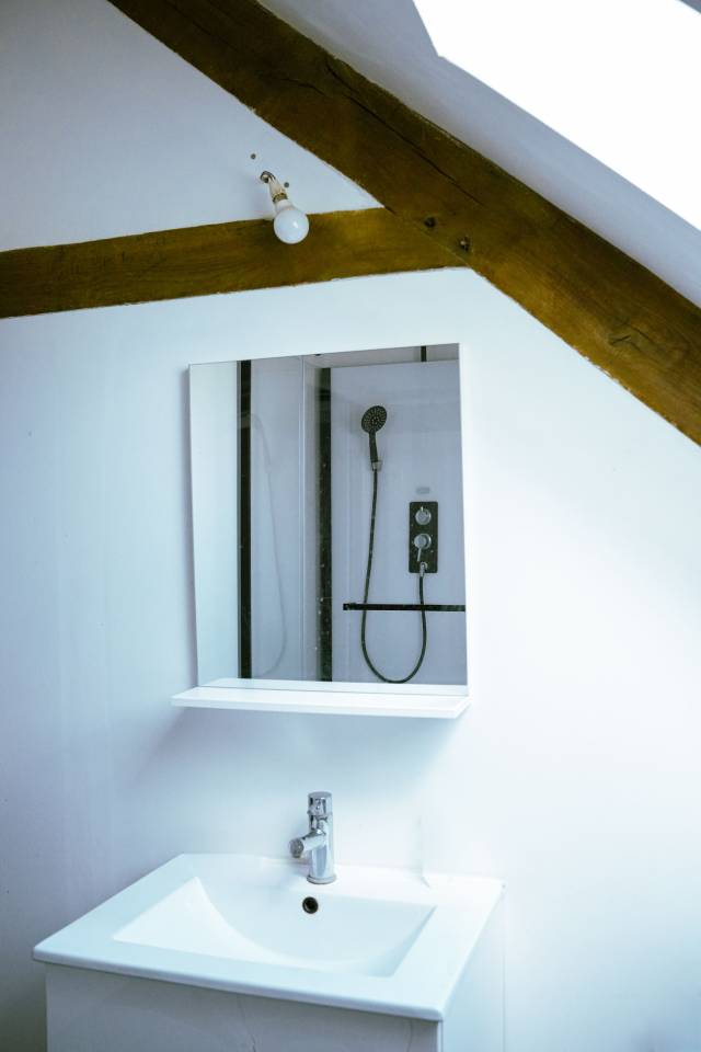 Propri&eacute;t&eacute; &eacute;questre avec g&icirc;te et infrastructures 