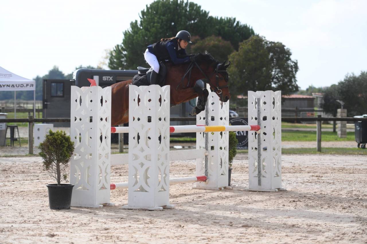 &Agrave; vendre Umbro poney pr&ecirc;t sur 120/125