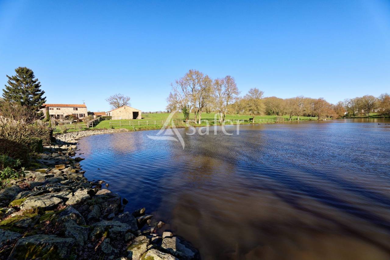Une Ferme du XVIIe Si&egrave;cle, Alliant Histoire et Modernit&eacute;