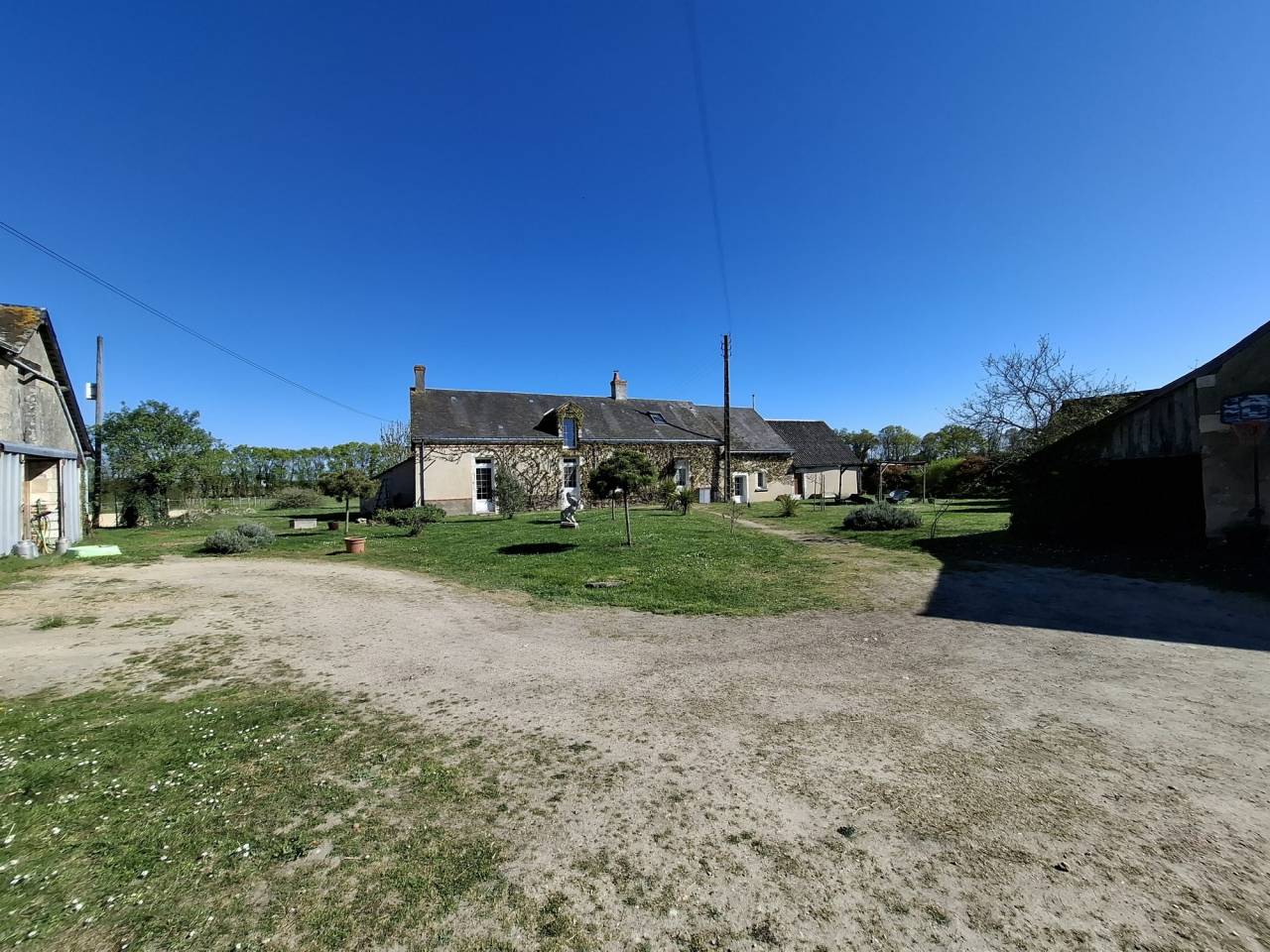 Maison avec installations &eacute;questres  6,42 hectares  Maine