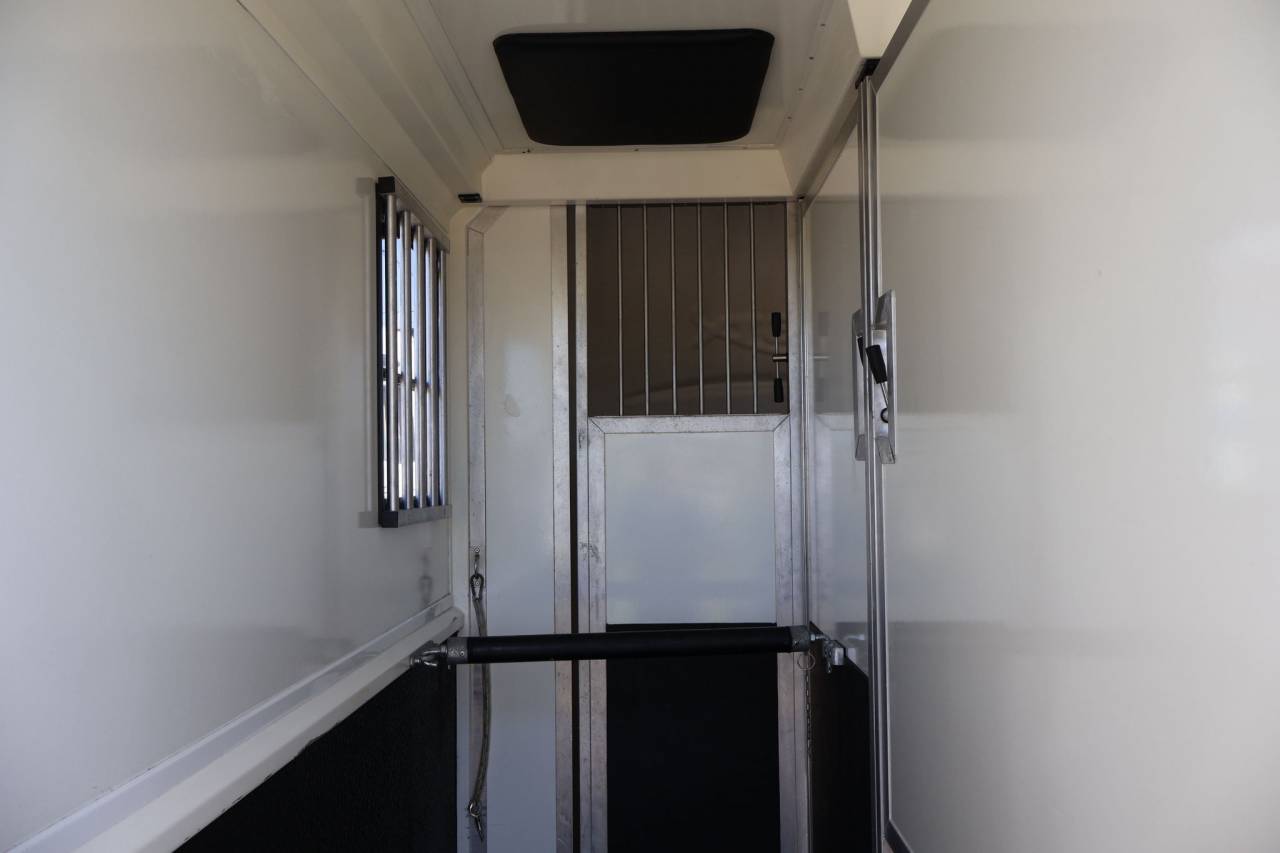 VAN STX EXCLUSIVE TRAILER STALLE 2 CHEVAUX 