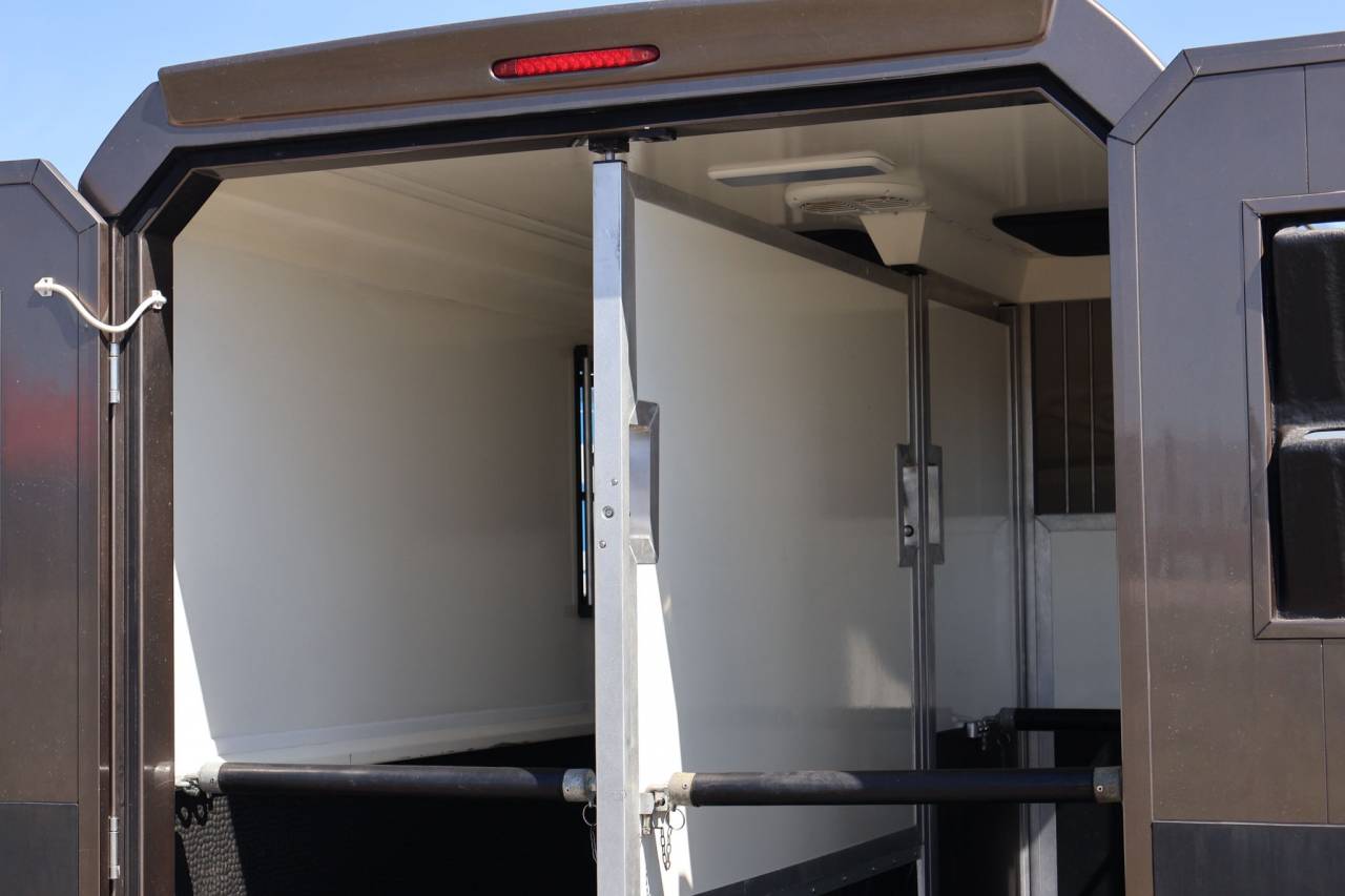 VAN STX EXCLUSIVE TRAILER STALLE 2 CHEVAUX 