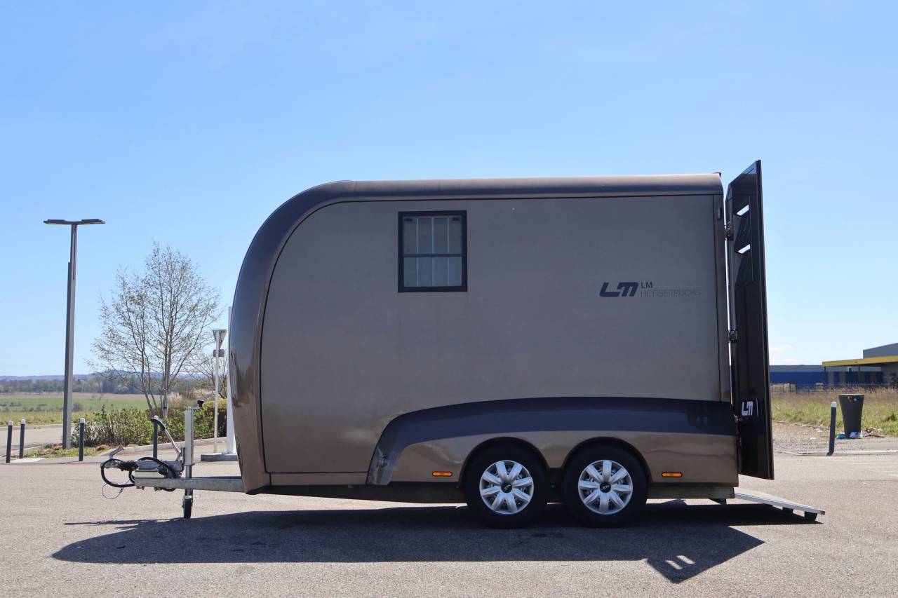 VAN STX EXCLUSIVE TRAILER STALLE 2 CHEVAUX 