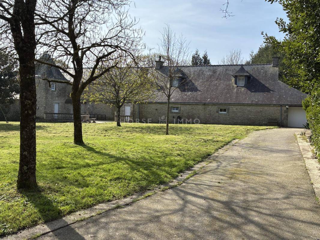 Domaine de charme 340 m&sup2; + terrain 3,6 ha - fort potentiel