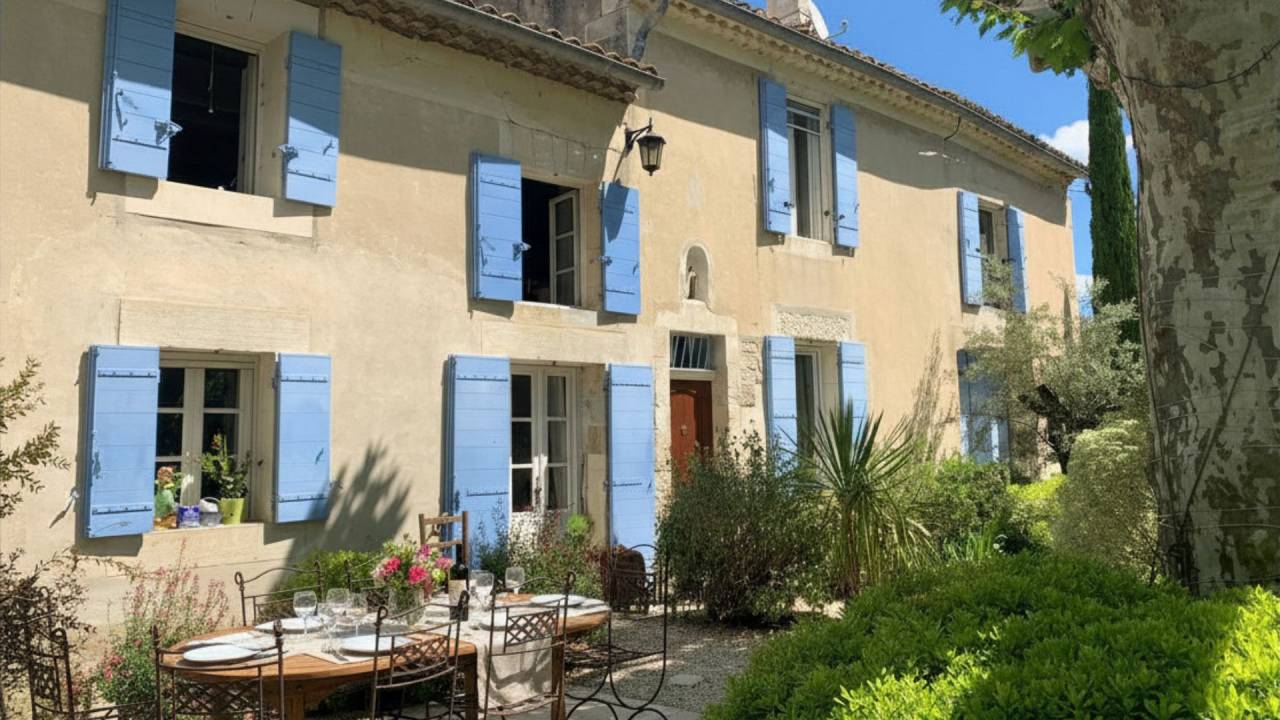  Alpilles : mas proven&ccedil;al authentique sur 5,5 hecatres 