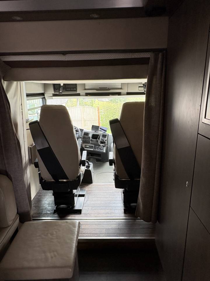 A vendre Renault  MAGNUM STX   grand pop out 190 000 &euro;