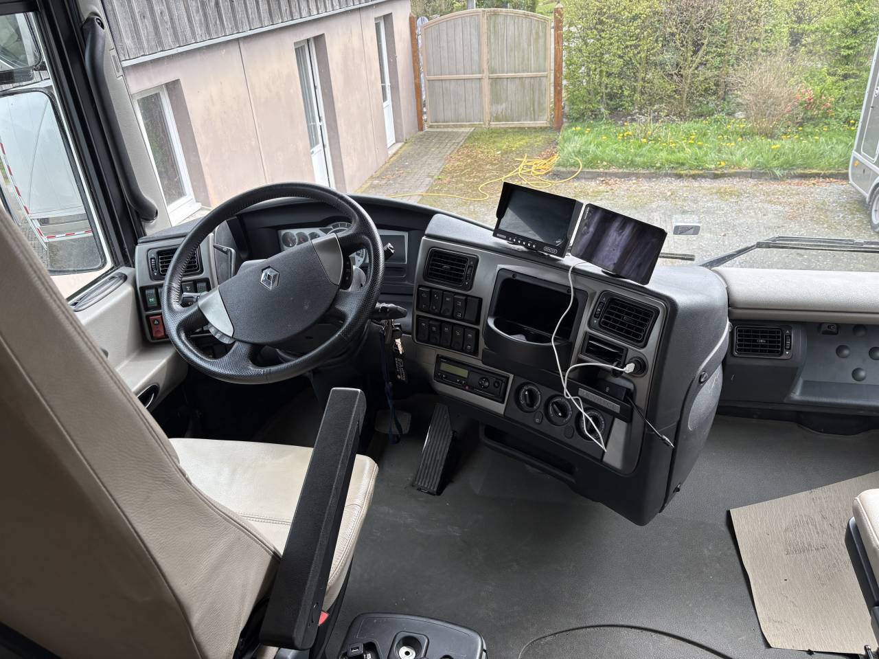 A vendre Renault  MAGNUM STX   grand pop out 190 000 &euro;