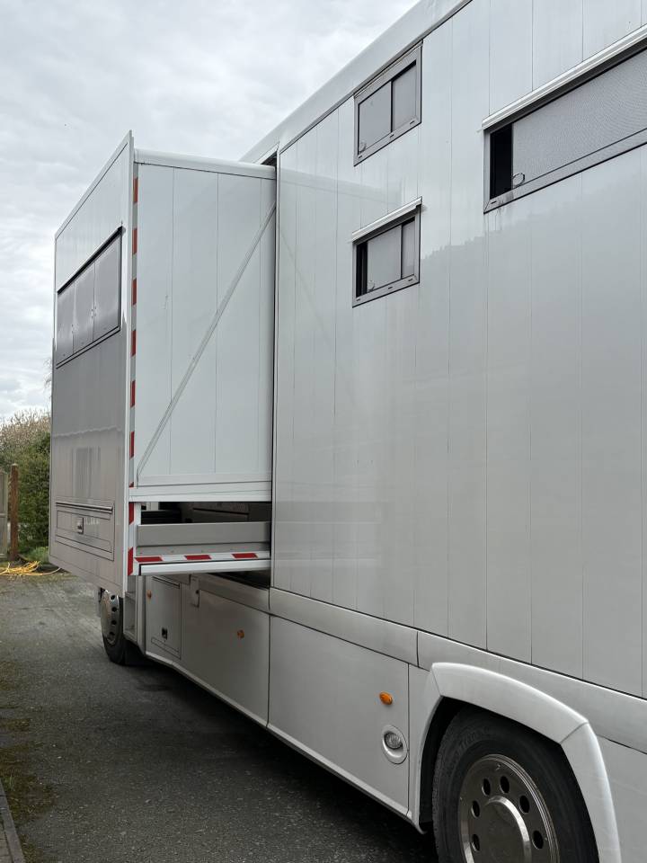 A vendre Renault  MAGNUM STX   grand pop out 190 000 &euro;