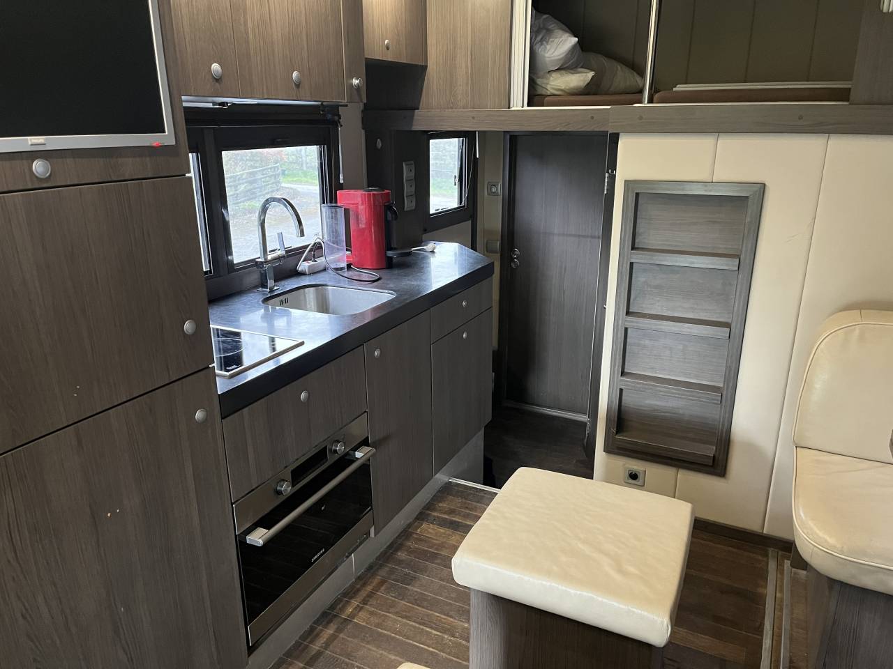 A vendre Renault  MAGNUM STX   grand pop out 190 000 &euro;