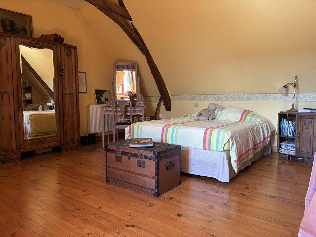 Propri&eacute;t&eacute; &eacute;questre cl&eacute; en main avec man&egrave;ge et carri&egrave;re, 15