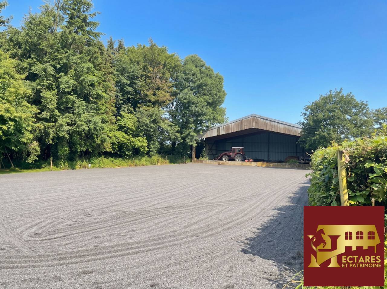 Domaine &eacute;questre 26 Hectares avec G&icirc;te