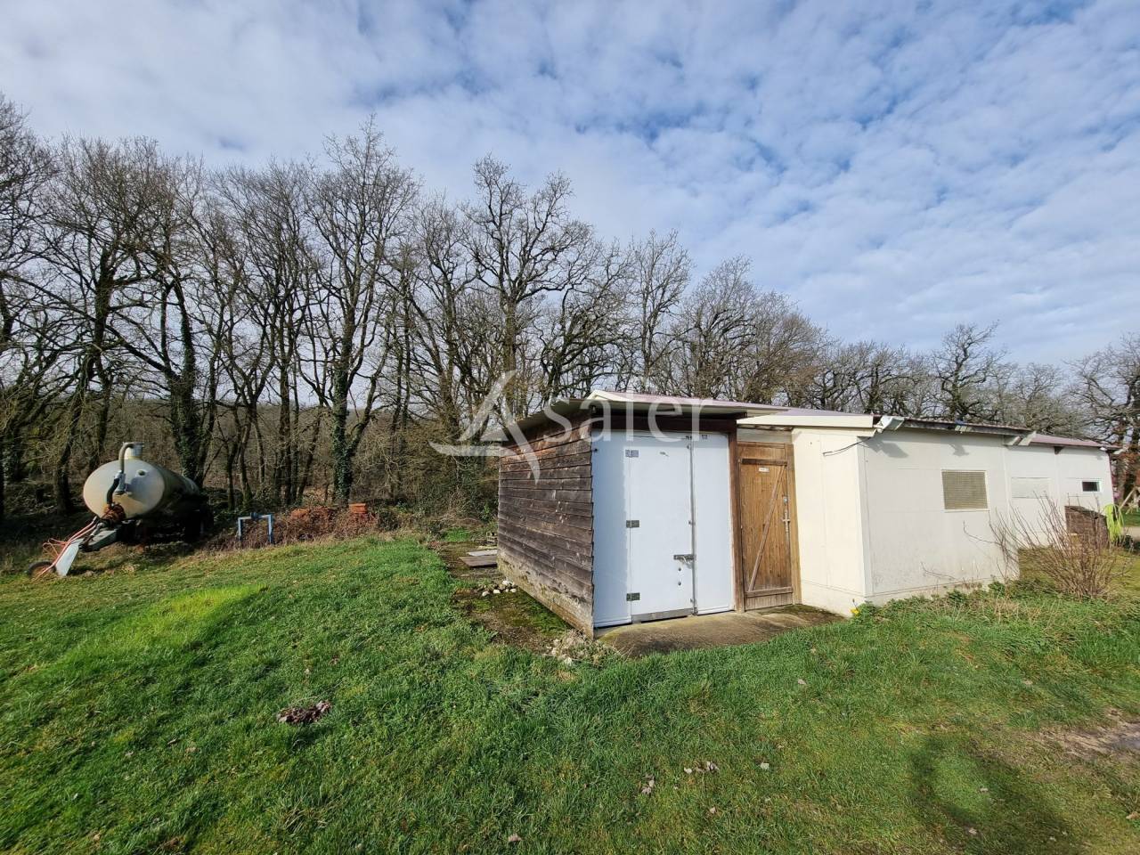 Vente foncier avec b&acirc;ti ou Cession de parts sociales d'exploita