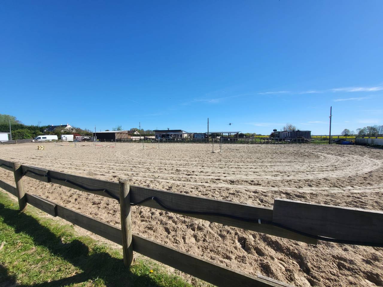 Centre &eacute;questre cl&eacute; en main. 20 min de Disneyland Paris